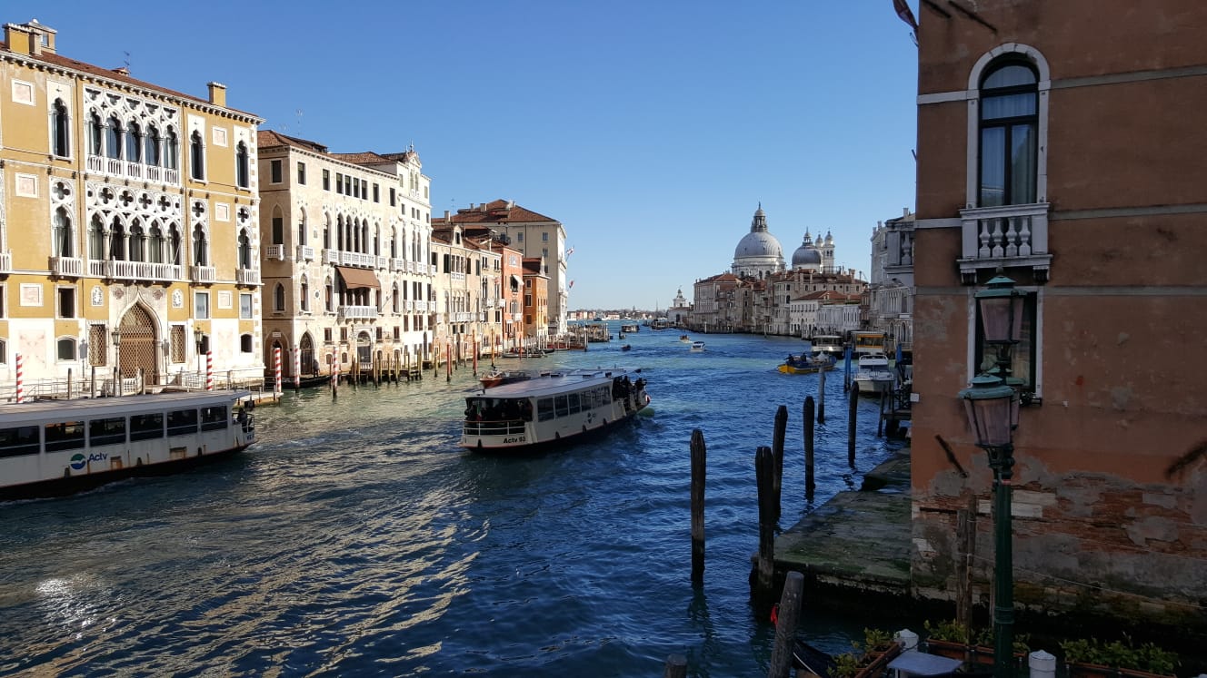 vista sul canal grande di venezia 