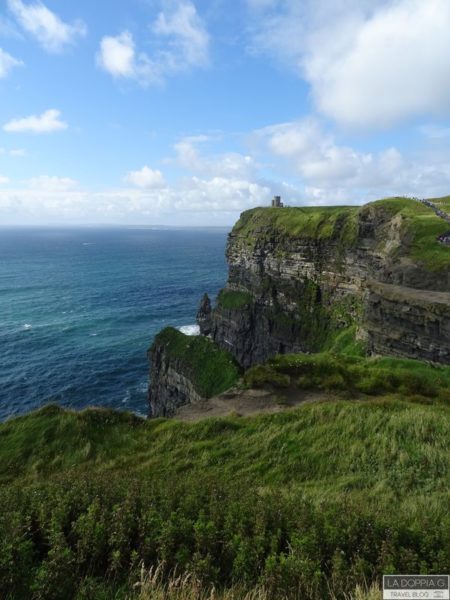 vista delle cliff of moher vicino al visitor centre