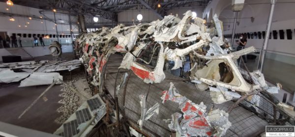 resti dell'aereo itavia della strage di ustica a bologna