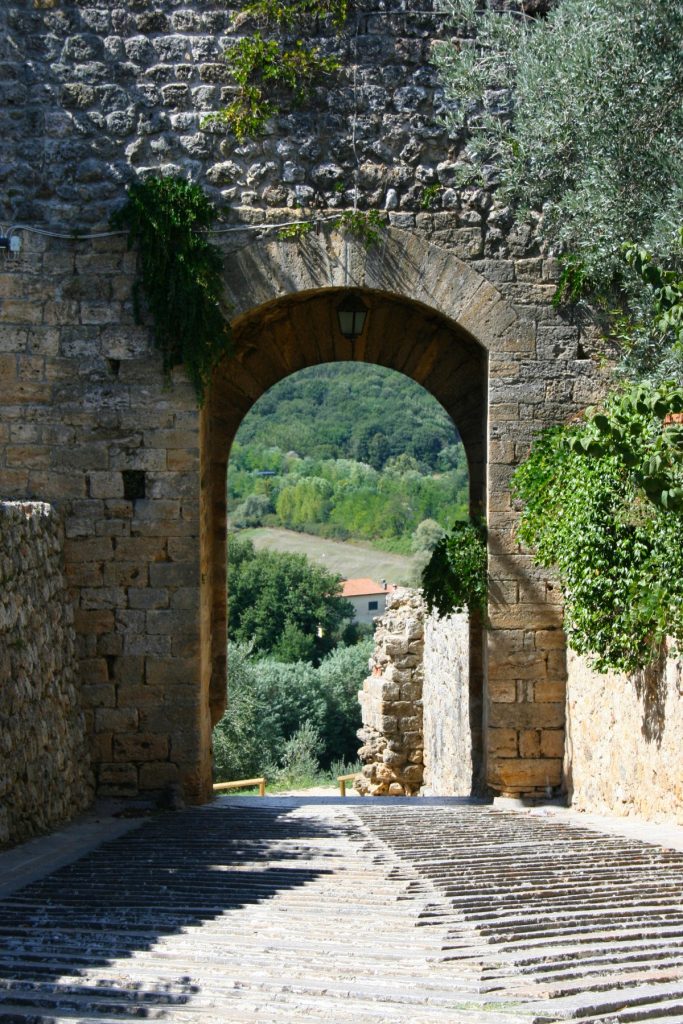 Monteriggioni porta del medioevo