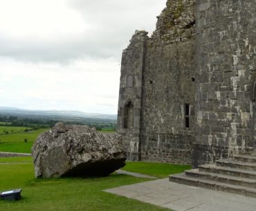rock of cashel visita alla fortezza dei re irlandesi