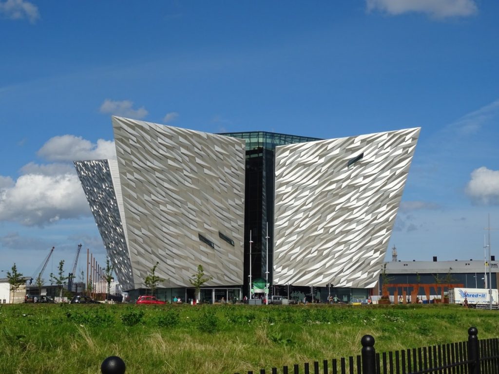 Belfast museo del titanic sul river lagan