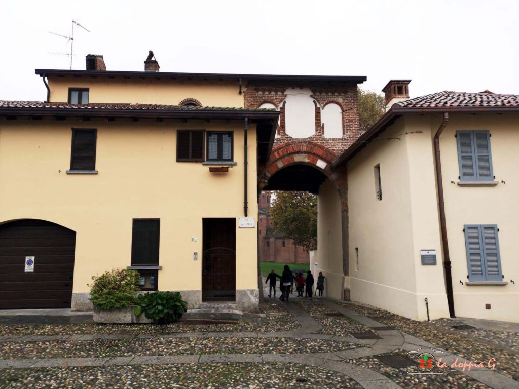 il borgo di Morimondo