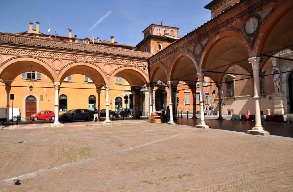 Portico dei Servi Bologna