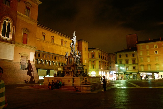 bologna di notte 