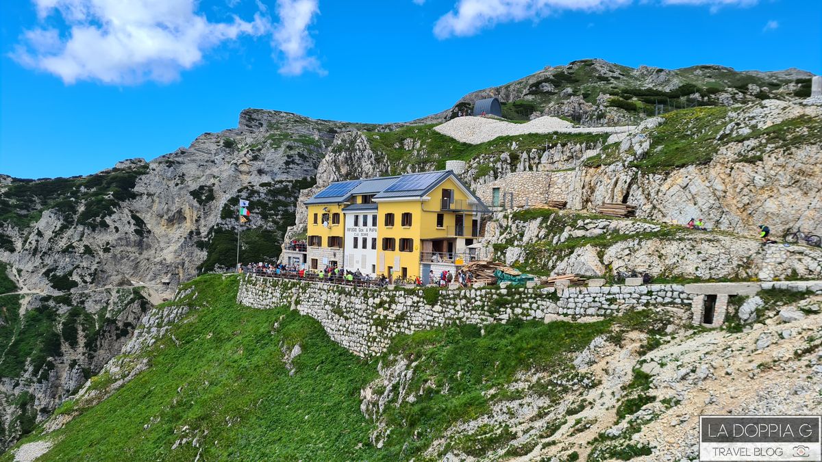 rifugio achille papa monte pasubio strada delle 52 gallerie