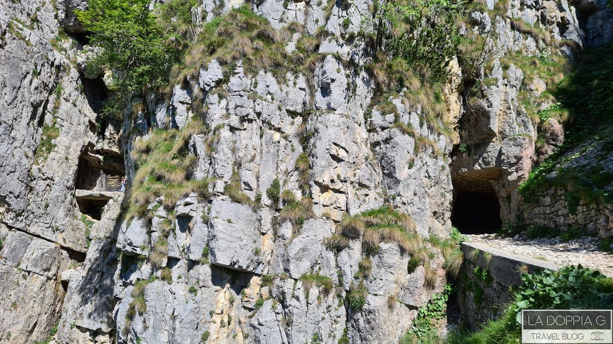 trekking su strada delle 52 gallerie del monte pasubio