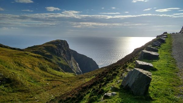 promontori del donegal sull'oceano atlantico