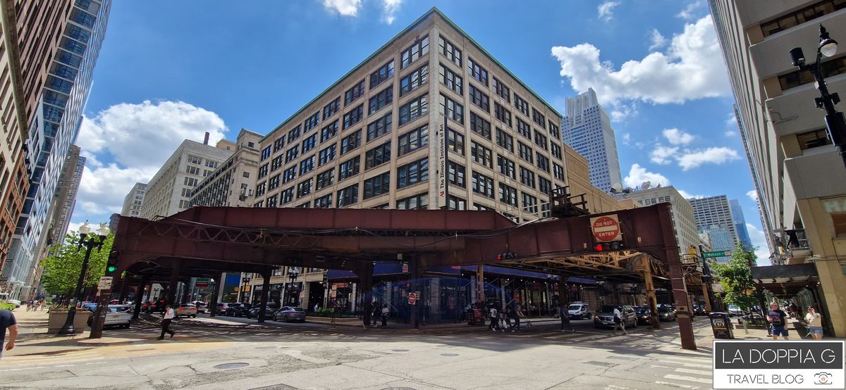 the loop a chicago con la metro sopraelevata